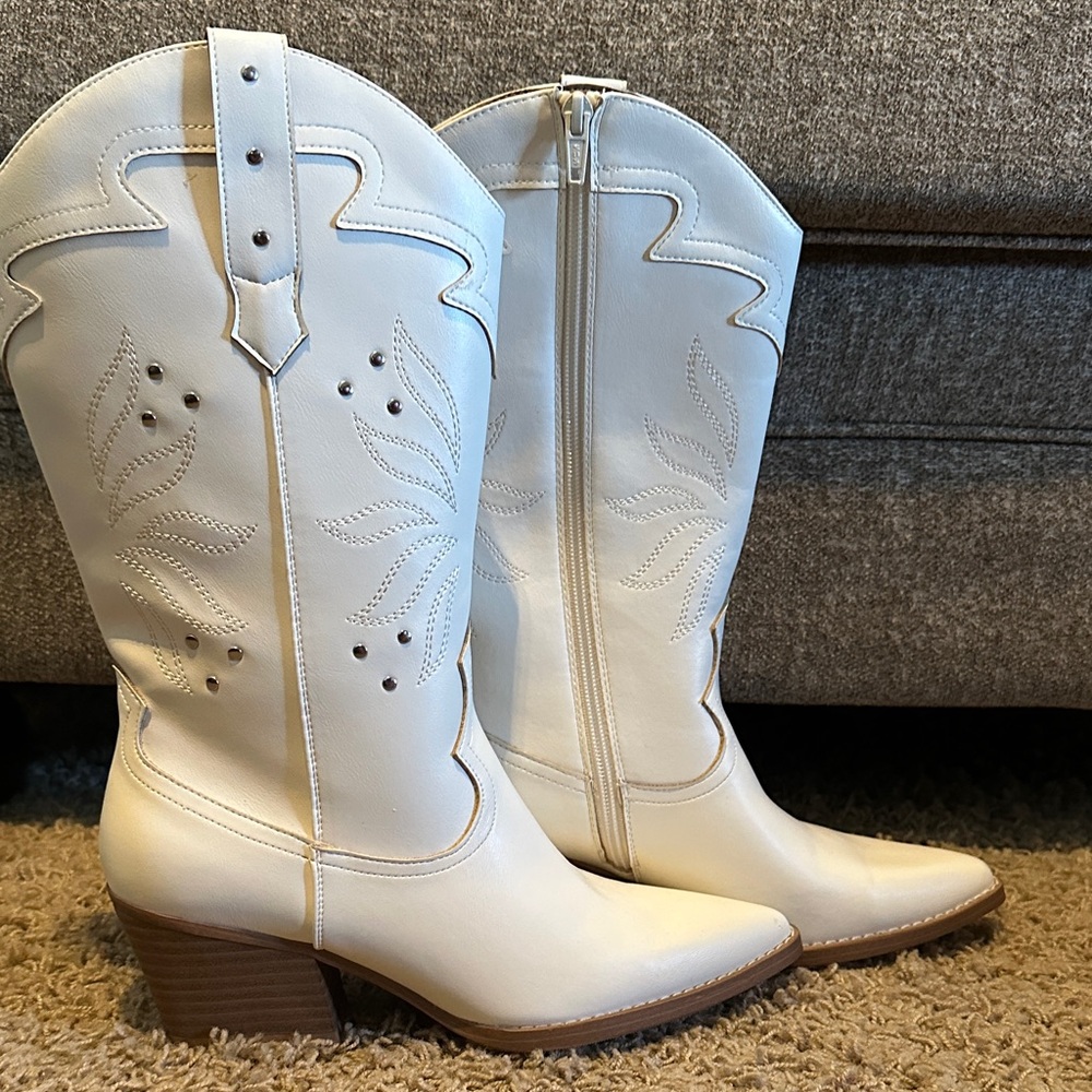 a new day Cream Heeled Western Boots